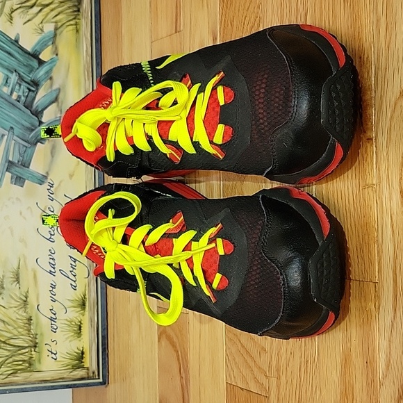 493. Nike shoes - Picture 2 of 7